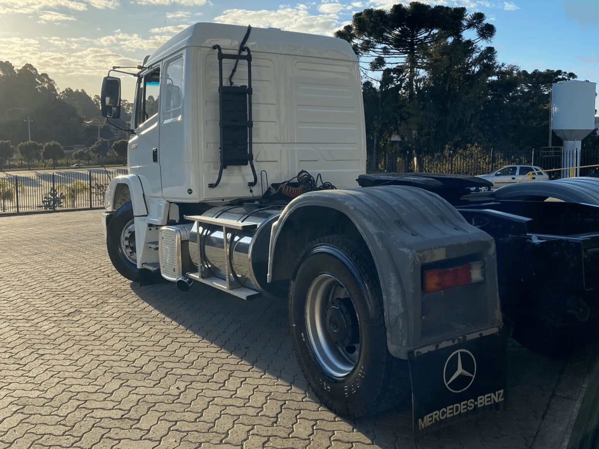 Mercedes 4