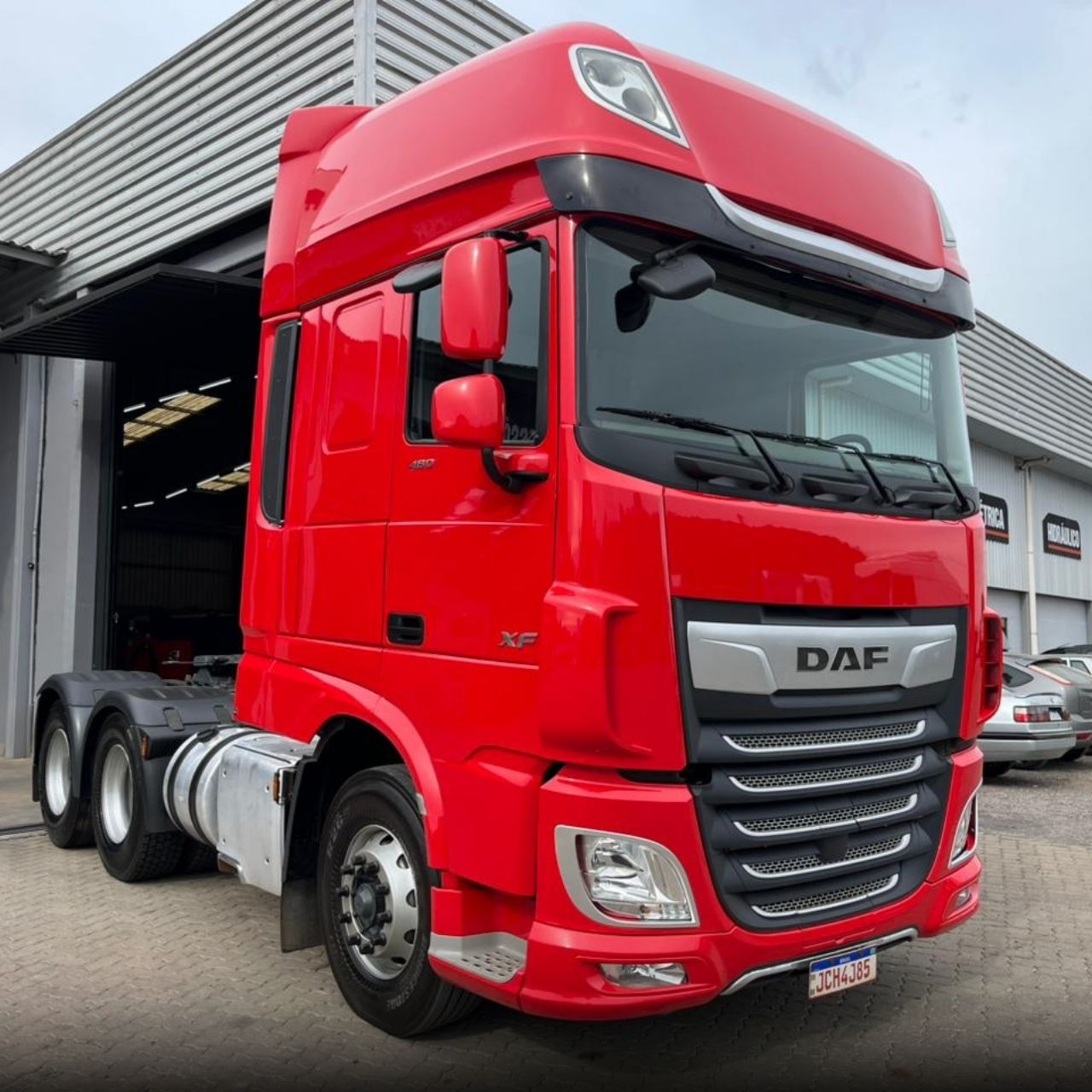 DAF reformado, vista frontal esquerda